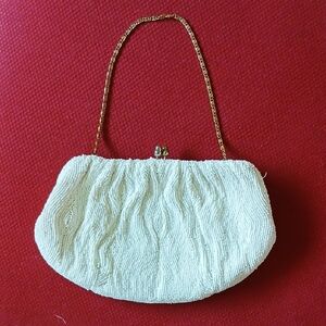 60s White Japanese Seed Beaded Clutch with Gold Chain and Kiss Lock